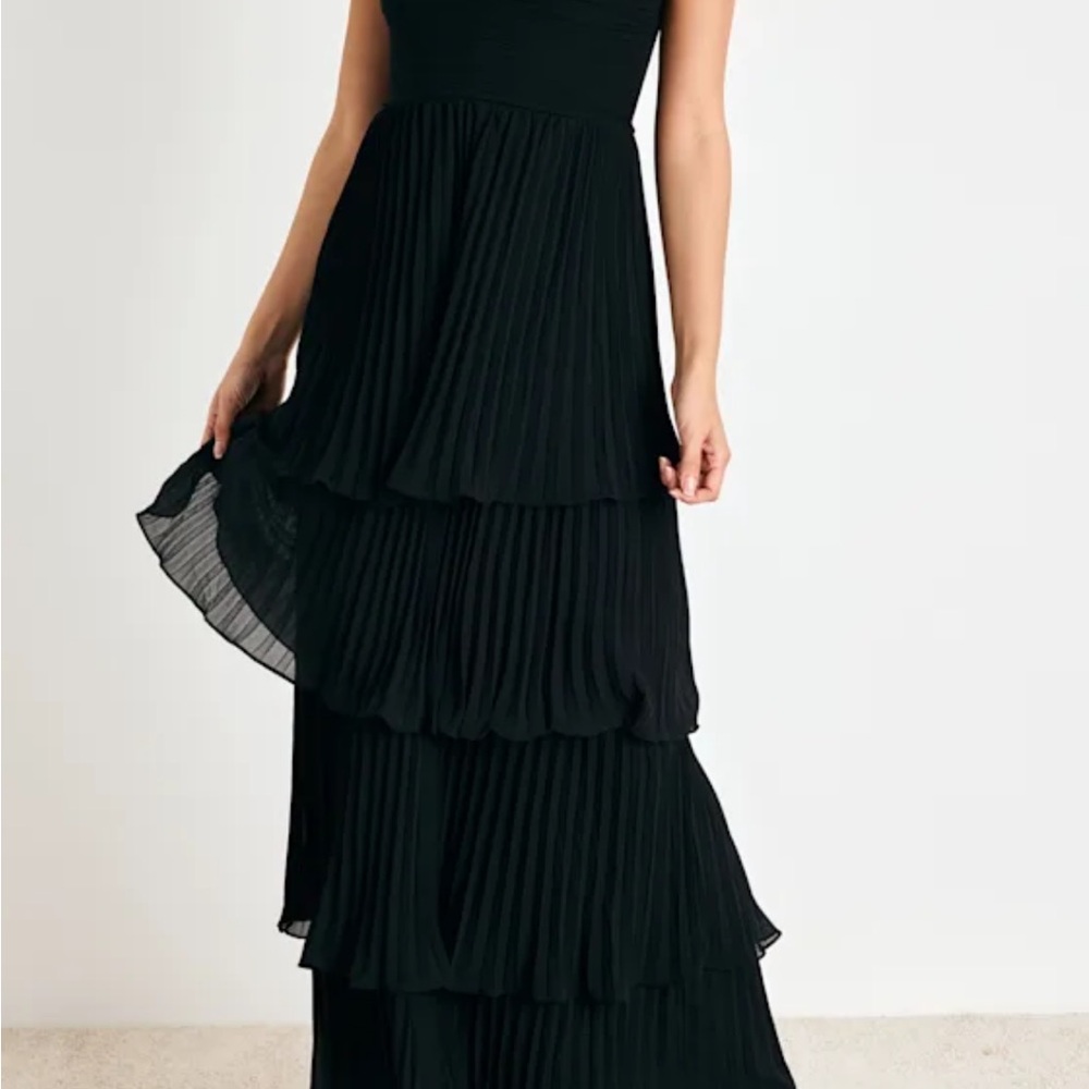 Lulu's Black Tiered Pleated Maxi Dress